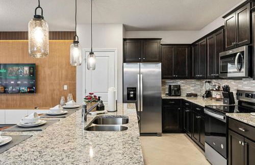 Stunning 5B45B, Heated Pool & BBQ - Photo 9