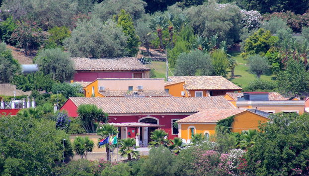 Check-in/check-out kiosk