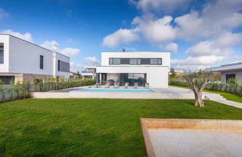 Amazing private villa with outdoor swimming pool in Vodnjan - Photo 39