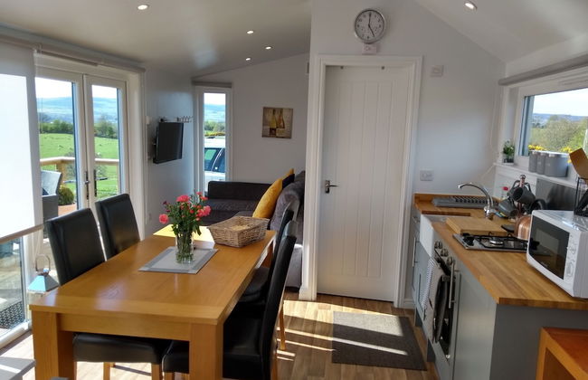 Cleeves Cabins, Ailsa Luxury Lodge With hot tub - Foto 7