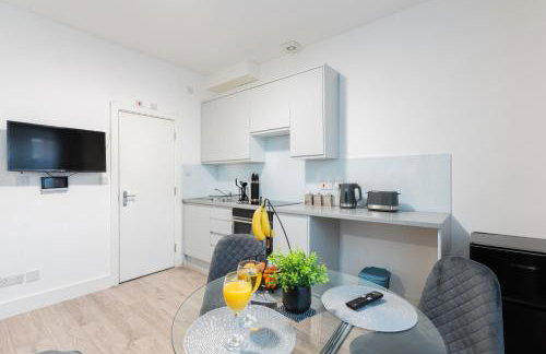 Cozy 1 Bedroom apartment, 30 mins to Oxford street by tube C - Foto 6