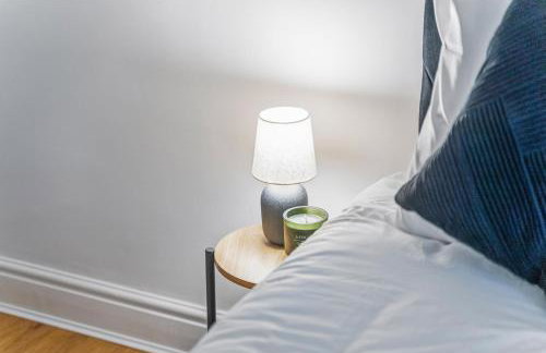 Stylish 4Bed Executive Stay WiFi and Parking - Photo 30