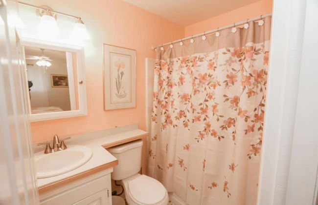 Beautiful Sea Gem - Condo 1 4 mi From Beach w Pool - Foto 7