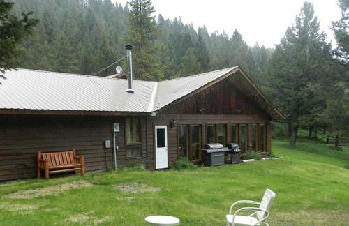 Secluded Lodge Rental for Large Groups in Lewis and Clark National Forest, Montana - Foto 14