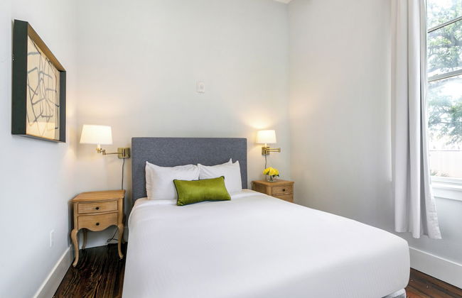 The Irish House - Photo 9