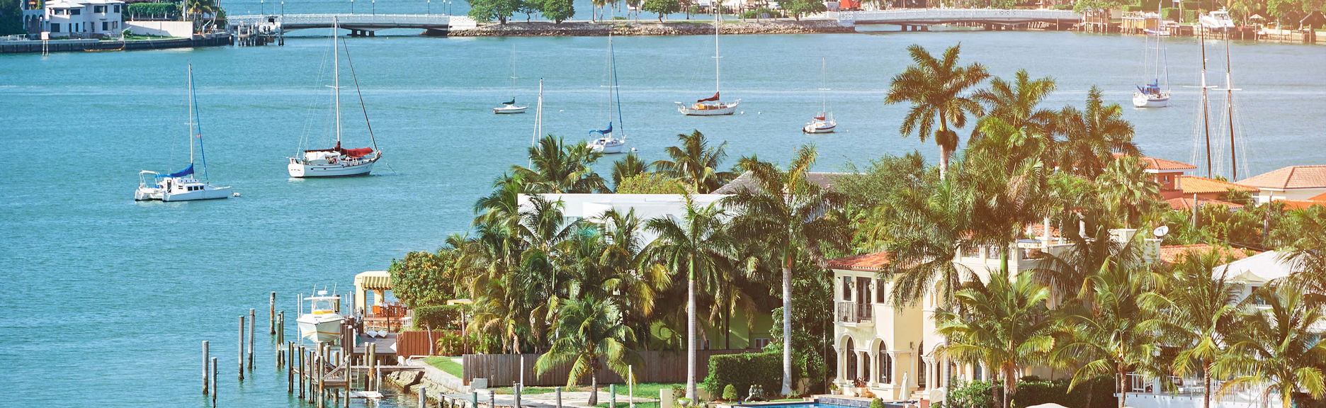 Alquiler de yate con patrón en Miami