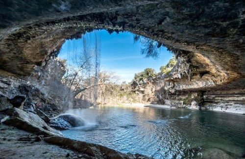 Lovely Cottage Retreat in Texas Hill Country with Cypress Creek Views near Hamilton Pool - Foto 26