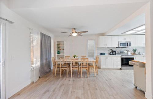 Modern Downtown Escape Sleeps 10 - Foto 6