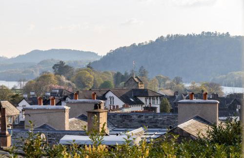 Luxury 2 Bed Room Lake View Apt Bowness Parking - Photo 48