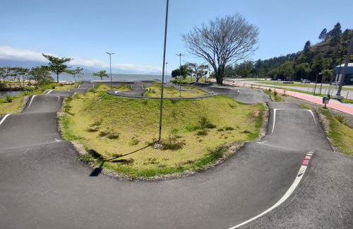 Casa piscina com ozônio churrasqueira perto da praia - Foto 27