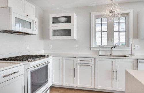 Walk to Rye Harbor State Park Home with Ocean Views - Foto 8