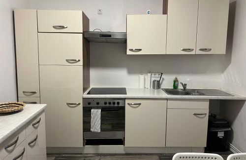 Monteur & Ferienwohnung mit Balkon, 3 Schlafzimmer & Platz für 6 Personen - Photo 12