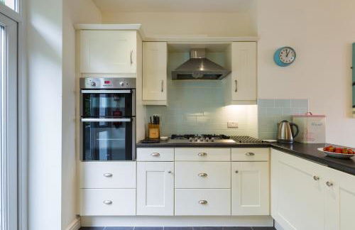 Tegfryn (Sleeps 8), 5*, Sea View, Borth y Gest - Photo 12