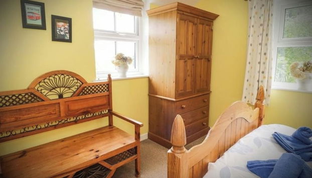 2 Bed Cottage Sleeps 4 - Pets Ok - Private Garden - Foto 3, Habitación