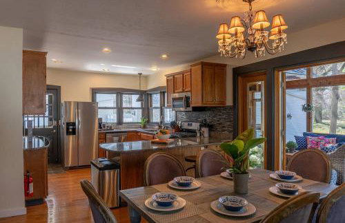 The Maple House Fully Fenced-in Yard! - Foto 9