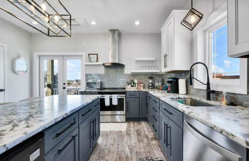 Walkable Topsail Retreat with Hot Tub and Views - Foto 19