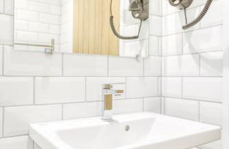 Central Bright 3 Bed Flat with Pool & Parking - Foto 36