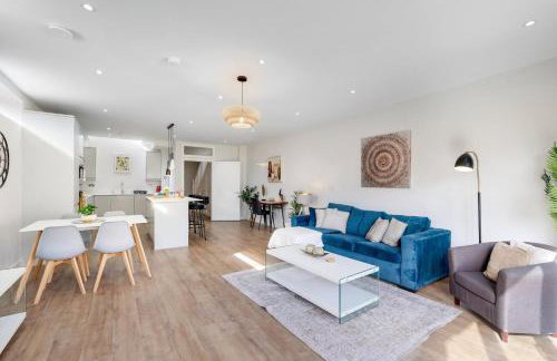 Luxury 5 Bedroom, 4 Bathroom Home in Purley - Foto 1