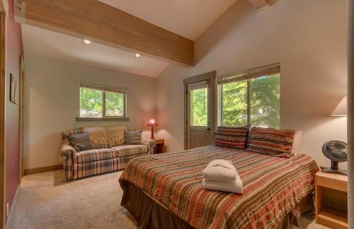 High Sierra at Dollar Point - Private Hot Tub, Close to Ski Resorts, Pet Friendly! - Foto 11