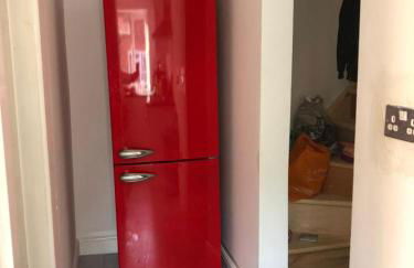 2BR Bungalow with Parking - Sunbeam Haven - Foto 9