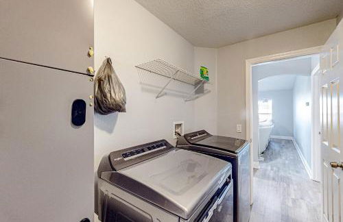 Poolside Oasis! Family-Friendly Summerfield Escape - Foto 24