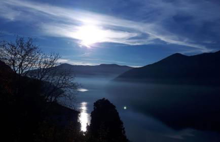 Apartment with Panoramic Lake View & Terrace in Pino, Lago Maggiore - Casa Roccia No 7 - Foto 14