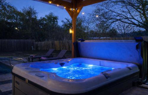 Manchaca 4 bedroom sleeps 10 Pool and Hot tub - Photo 63