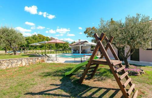 Villa in Sveti Lovrec Near Ski Resort - Foto 70