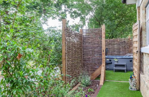 Peacock On The Pin - Foto 16