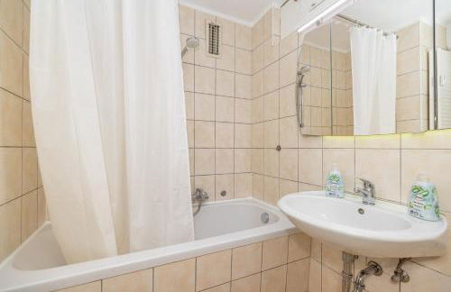 Großzügiges Apartment nahe Altstadt mit Balkon - Foto 8