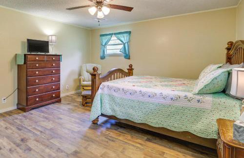 9 Mi to Grove: Home w/ Fire Pit in Southwest City - Foto 19