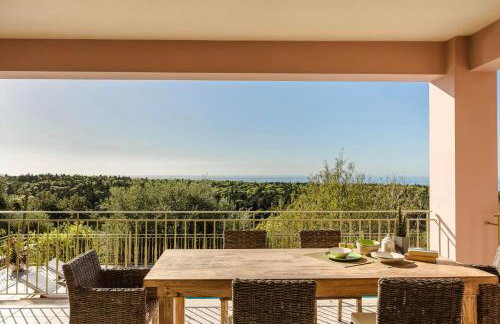 Nikolas by Vintage Travel - Photo 7