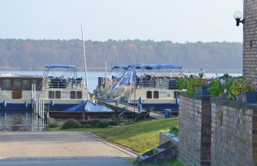 Boats & Yachts at Zeuthen Harbor by Kuhnle-Tours - Foto 12