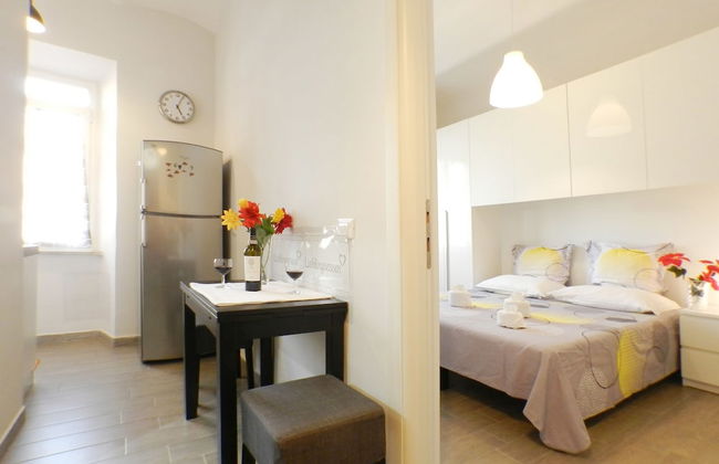 Black and White Movie Apartment - Foto 6