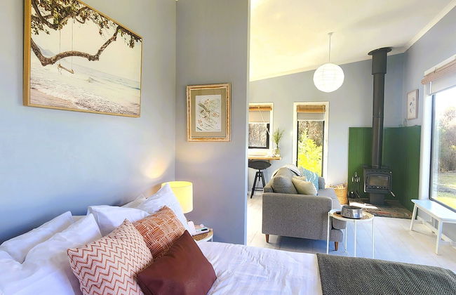 Flotsam Studio Accommodation - Photo 11