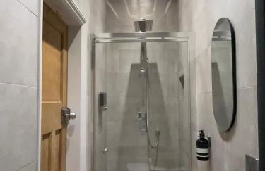 West Bridgford 2 Bed 2 Bathroom Apartment with parking - Foto 4