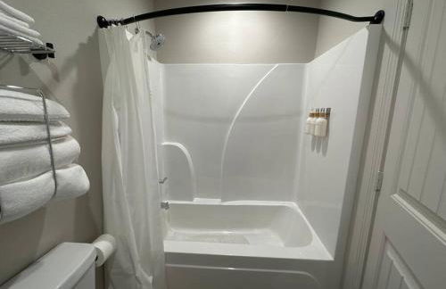 Brand New! Charming and Cozy Too - Foto 10