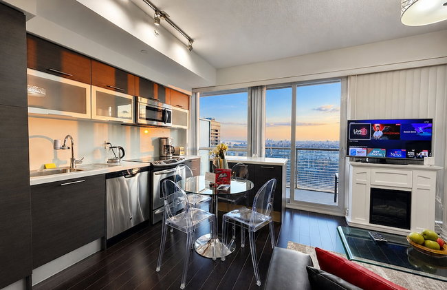 Quiet Medical Stay Condo - Walk to Hospitals, Uhn, Sickkids - Fast Wifi, Balcony - Foto 2