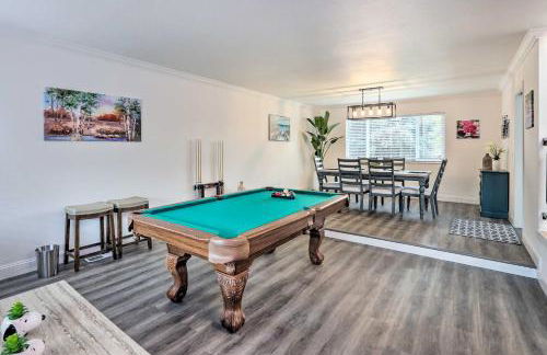 Relax Fireside and Play Pool! Home 4 Mi to Dtwn Reno - Foto 7