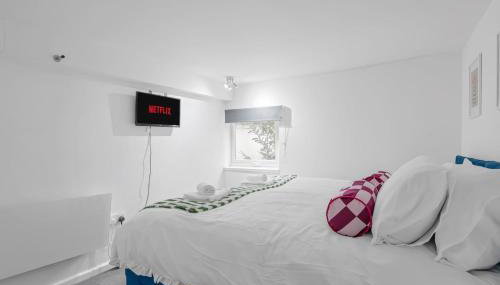 1Bed Contractor & Pilot flat - Parking & FAST WiFi - Foto 2