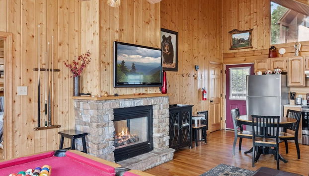 Views I Mins to Dollywood I Hot tub I Pool Table - Foto 5, Habitación