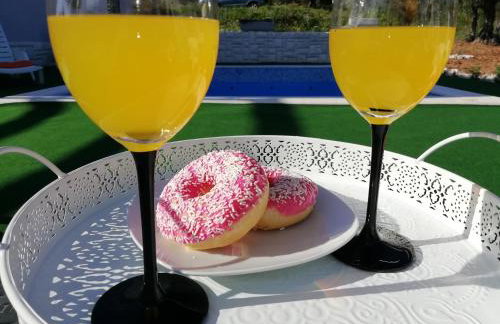 Holiday House M&A&K with swimming pool - Foto 13