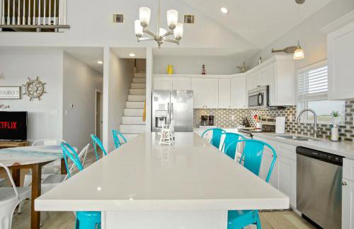 Views! Beachside, Hot Tub, Arcade, Family Beach Retreat with Fun for Every Age! - Foto 14