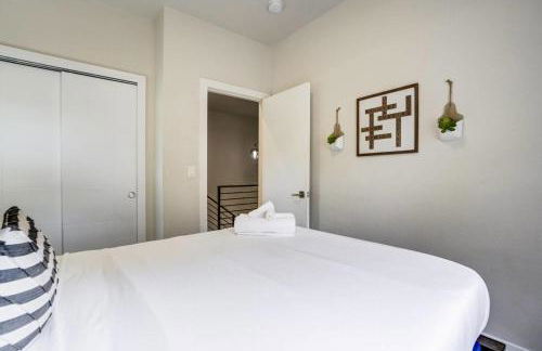 4BD Home w Rooftop Patio Fire Pit & Mountain Views - Foto 21