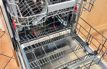 Big 6 Beds Home, Free Private Parking, TV, Garden - Foto 33