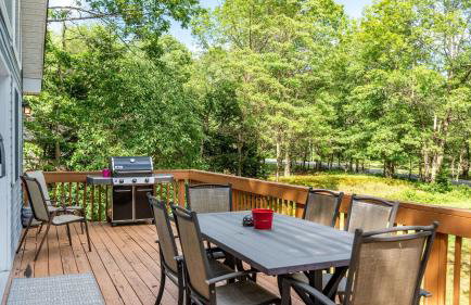 The Nest at Brier Crest by Avantstay Game Room, Expansive Deck & Fire Pit - Foto 4