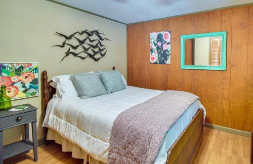 Pet-Friendly Elkins Vacation Rental with Decks! - Foto 13