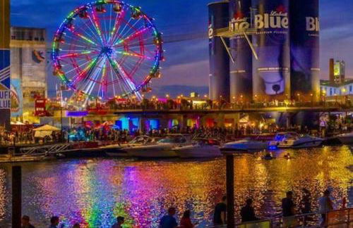 Family Fun Pool Central Airport - Photo 31