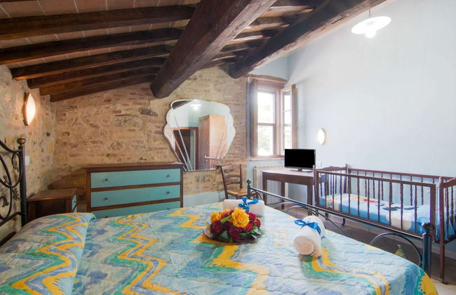 Farmhouse by Lake Trasimeno With Pool - Photo 19