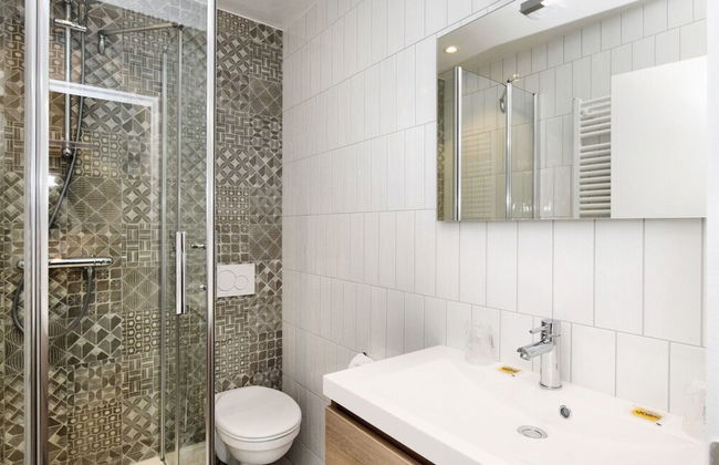 Opulent Holiday Home in Spa with Sauna, Hot Tub, Playroom - Photo 13